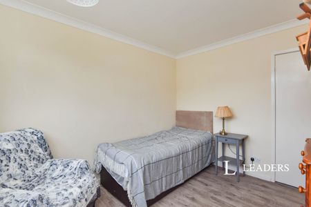 2 bedroom bungalow to rent Braemar Close, ST2 - Photo 3