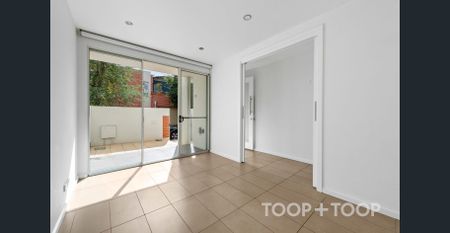 MODERN NORWOOD TOWNHOUSE - Photo 4