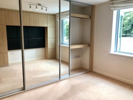 River Crescent, Nottingham, NG2 - Photo 2