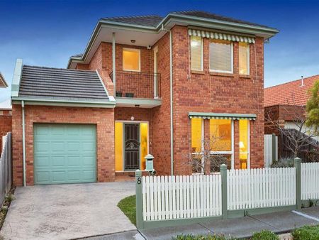 8 Flemming Avenue, Maribyrnong, VIC 3032 - Photo 2