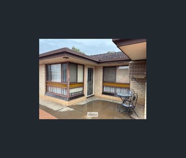 Neat 2 Bedroom Unit - Photo 6