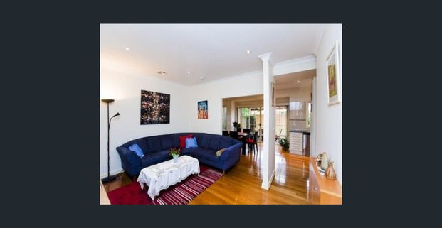 2/10 Northgate Street, Pascoe Vale, Vic 3044 - Photo 1