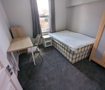 Room in a Shared House, Palmer Park Avenue, RG6 - Photo 1