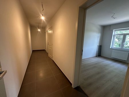 Ruim appartement met 2 slaapkamers te Schoot-Tessenderlo. - Foto 3