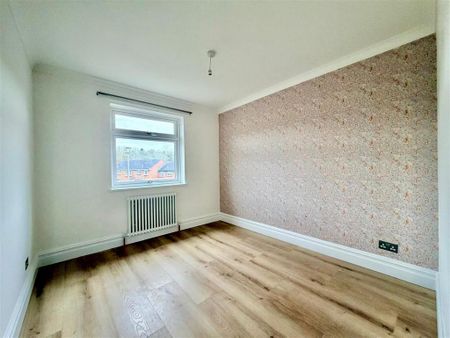 3 bedroom end of terrace house to rent - Photo 4