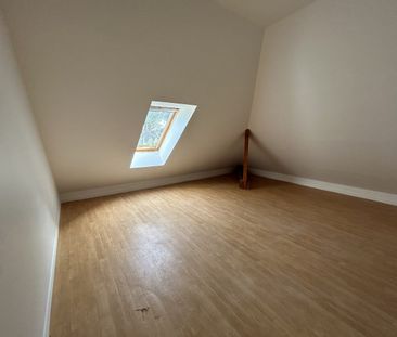 Location Appartement 3 pièces 68 m² Saint-Benoît-du-Sault - Photo 3
