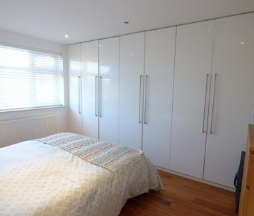 4 bedroom semi-detached house to rent - Photo 5