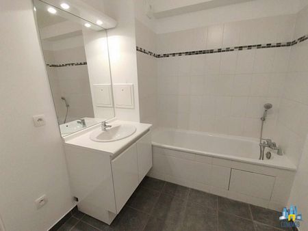 Location Appartement 3 pièces 66m² NANTERRE 92000 - Photo 4