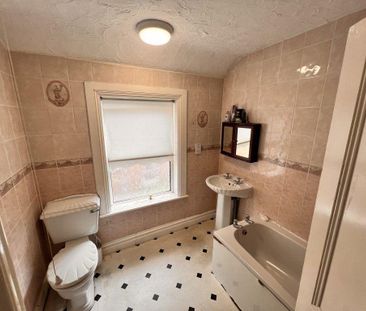 1 bedroom in a house share to rent - Photo 6