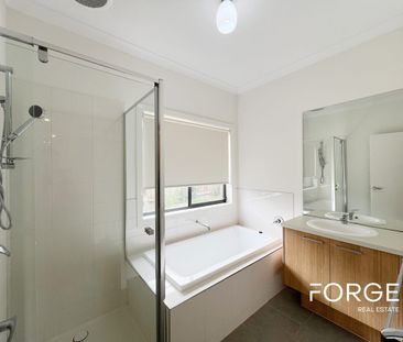 Sophisticated Family Living in a Prime Point Cook Pocket - Photo 5