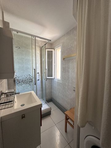 Location Appartement 2 pièces 37m² SETE 34200 - Photo 4