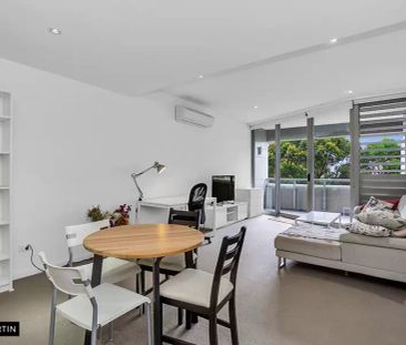 MGM MARTIN - TWO BEDROOM APARTMENT - Photo 2