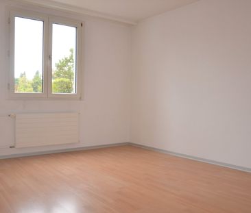 "grosszügige, moderne 3.5-Zimmer-Wohnung mit grossem Balkon" - Photo 6