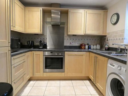 2 bedroom semi-detached house to rent - Photo 3