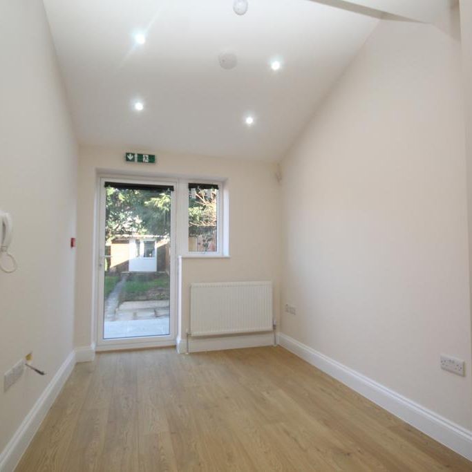 5 bedroom terraced house to rent - Photo 1