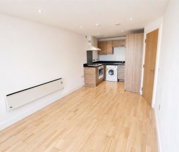 La Salle, Leeds City Centre, LS10 1NH - Photo 1