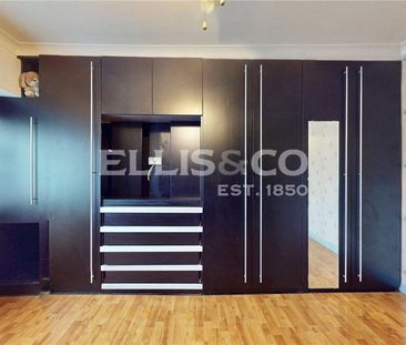 4 bedroom terraced house to rent - Photo 5