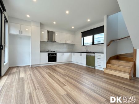 Brand New 4 Bedroom Townhouse - Photo 4