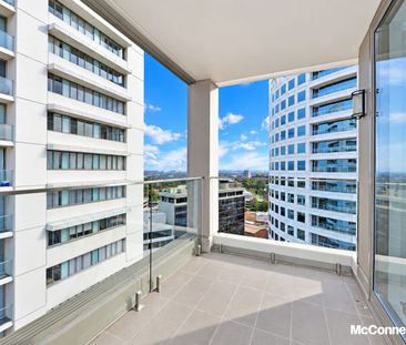 Modern Living Just Steps from St Leonards Station - Photo 3