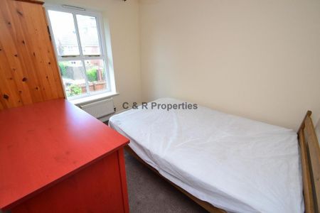 3 bedroom terraced house to rent - Photo 5