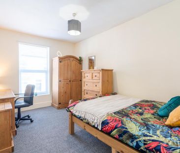 6 bedroom terraced house to rent - Photo 1