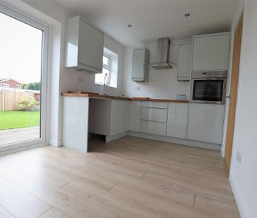 2 bedroom semi-detached house to rent - Photo 4