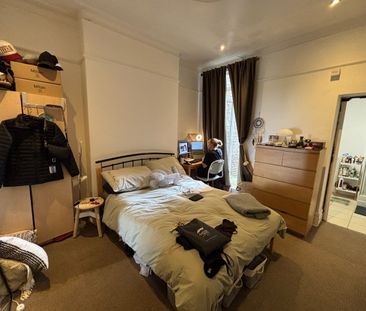 Room in a Shared House, Durnsford Road, SW19 - Photo 5