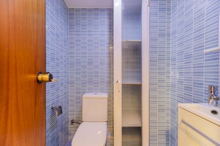 Bright Double Room in Camins al Grau - Photo 3