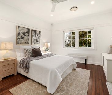 Private Stunning Light and Spacious Character Home - Photo 2