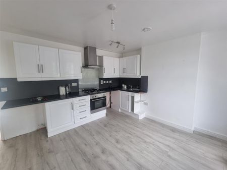 Commercial Street, Cinderford - Photo 5