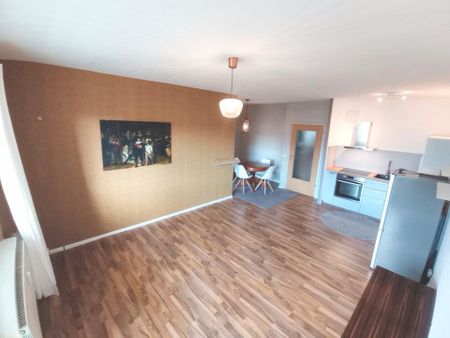 Verfügbar 3-Zi-Wohnung mit neuwertiger EBK & Balkon - Foto 2