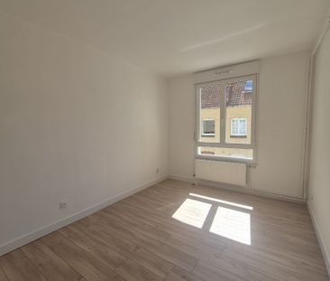 Location Appartement 3 pièces 78m² ST OMER 62500 - Photo 4