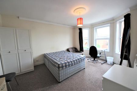 5 bedroom detached house to rent - Photo 5