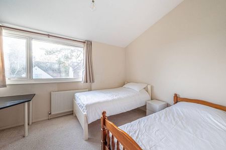 2 bedroom end of terrace house to rent - Photo 3