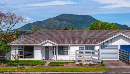 Genuine Long Term - Great Location - Excellent Modern Home - Photo 4