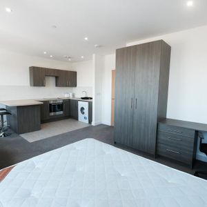 Studio to rent - Photo 2