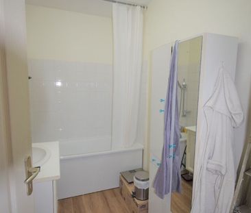 Appartement F2 en résidence calme et sécurisée avec place de parking. - Photo 2