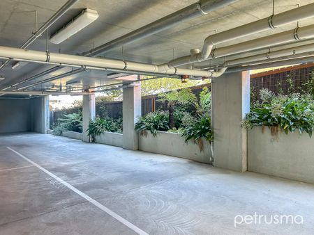 Luxury Living - Photo 5