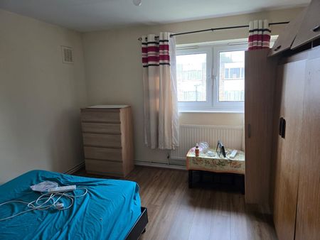 3 Bed Flat, Croydon Road, E13 - Photo 4