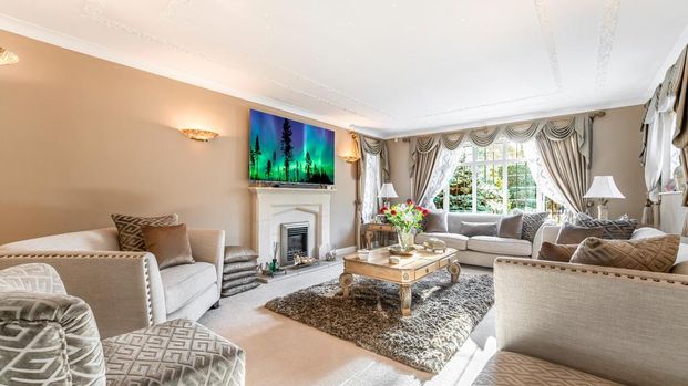 5 bedroom detached house to rent - Photo 1