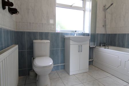 Room in a Shared House, Macarthur Terrace, SE7 - Photo 5