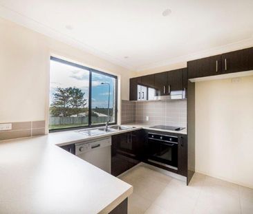 3 BEDROOM AIR CONDITION TOWN HOUSE - Photo 4