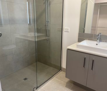 COZY HOME IN A PRIME LOCATION! - Photo 3