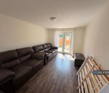 4 bedroom detached house to rent - Photo 2