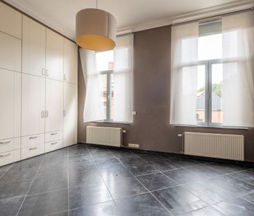 Centraal gelegen éénslaapkamerappartement met terras - Photo 1