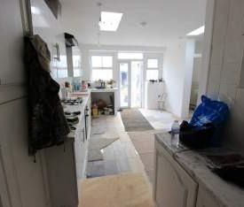 3 bedroom terraced house to rent - Photo 6