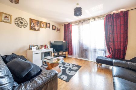 3 bedroom flat to rent - Photo 3