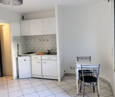 Location Appartement 1 pièce 21m² - Photo 4