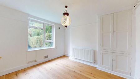 3 bedroom flat to rent - Photo 3