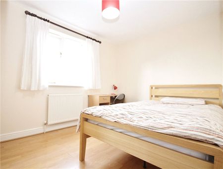 Nightingale Shott, Egham, Surrey, TW20 9SU - Photo 3